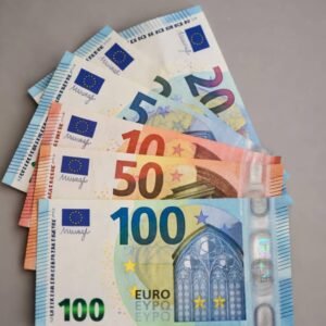 𝗘𝗨𝗥 𝗡𝗼𝘁𝗲𝘀  Basic package - €1300